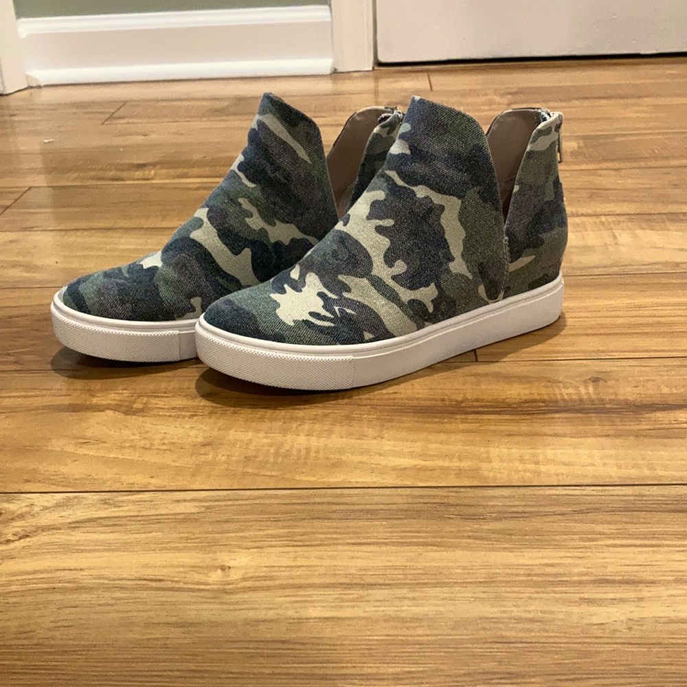 Steve Madden Camo Sneakers